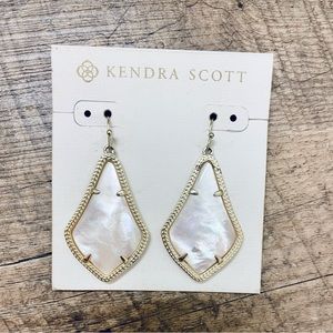 Kendra Scott earrings!